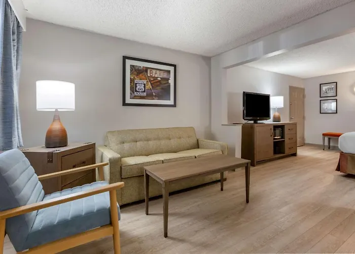 Western King's Inn&suites Hotel 4*