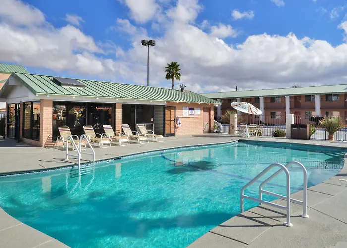 Western King's Inn&suites Hotel 4*