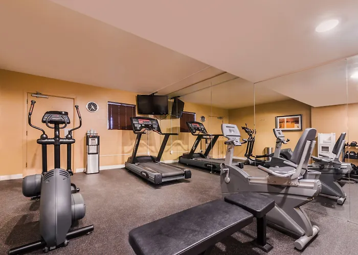 Western King's Inn&suites 4*