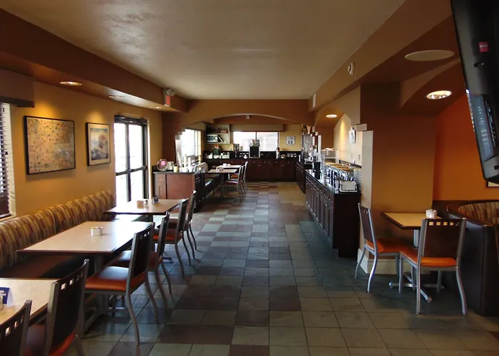 Western King's Inn&suites Hotel 4*