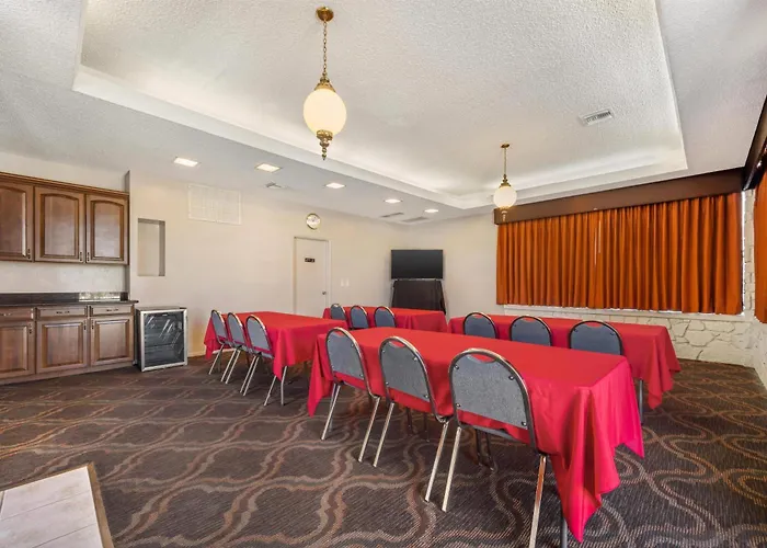Western King's Inn&suites Hotel