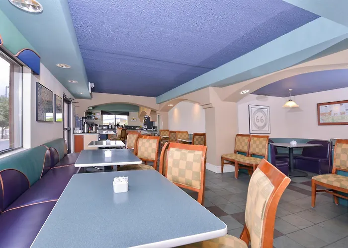 Western King's Inn&suites Hotel 4*