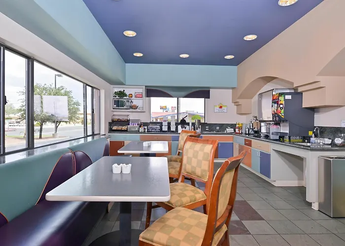 Western King's Inn&suites Hotel