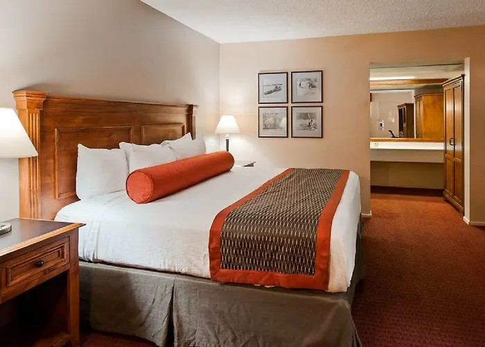Western King's Inn&suites